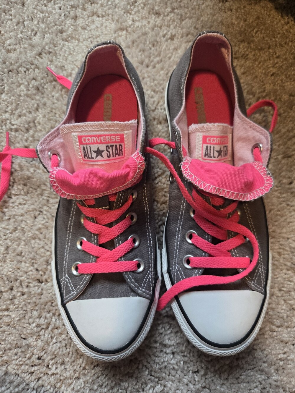 Converse  Low Top Sneakers - Gray with Hot Pink Details. Size 8 - Picture 2 of 7